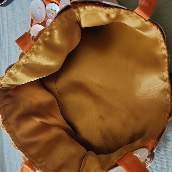 Small Shell Button Purse - Picture 5 of 5